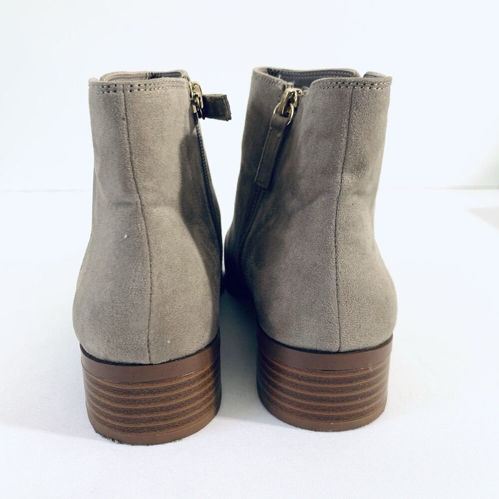 J Crew Ankle Booties Women 8.5 Taupe Grey Faux Suede Flat Modern Preppy Fall - Picture 5 of 7